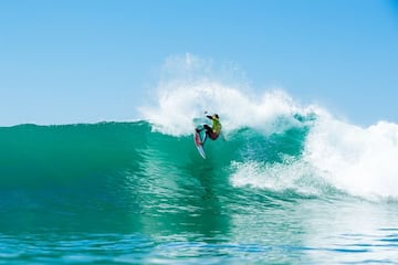 Pentacampeona del mundo de surf.