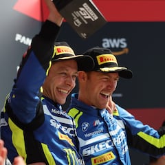 Rossi vuelve a ganar