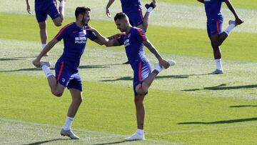 Sa&uacute;l y Vitolo, en la &uacute;ltima sesi&oacute;n antes de que el Atleti juegue en Getafe.