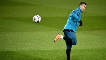 Ronaldo muestra en un vídeo sus ejercicios extra para ponerse en forma.