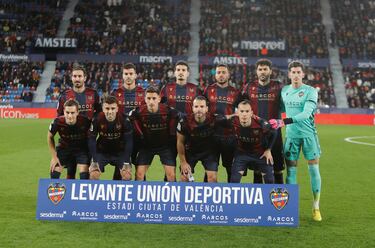 El Levante empató ante Las Palmas gracias a un gol de penalti de Soldado. Vezo fue el jugador que sufrió dicha falta, adelantándose a su marcador con agilidad, antes de ser derribado.