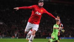 Rooney regala a Moyes un debut feliz ante el Leverkusen