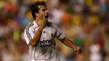 Ruud van Nistelrooy celebra un gol en su etapa como jugador del Real Madrid.