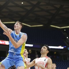 Pustovyi da la primera a Ucrania y Juskevicius sorprende a Italia