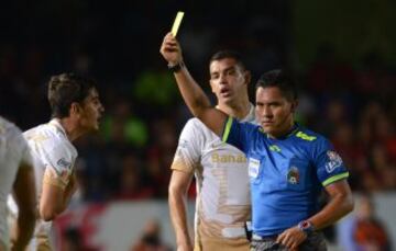 Un par de amonestados para Pumas