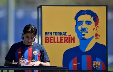 Presentación de Héctor Bellerín como nuevo jugador del Fútbol Club Barcelona.