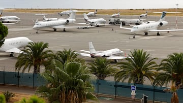 Private jets are seen on the tarmac of Nice international airport, France, September 6, 2022.     REUTERS/Eric Gaillard