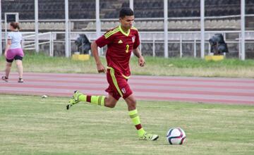 Promesa del fútbol venezolano. Actualmente participando en el Mundial Sub 20. 