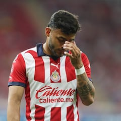 Vega, Chicote y Martínez, separados de Chivas