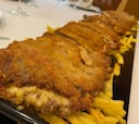 El cachopo más brutal de Madrid mide un metro y tiene lista de espera de hasta un mes: cerca del Bernabéu y con versiones locas como el de fabada