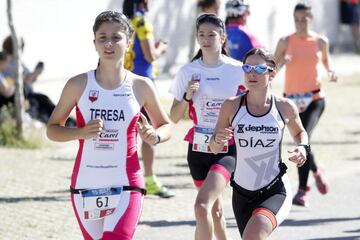 El circuito Du Cross Series cerró con nota la primera etapa de la temporada celebrando el décimo aniversario de duatlones en la localidad de Villanueva de la Cañada. La prueba congregó a cerca de 250 participantes entre los que destacaron los madrileños A