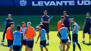 10/05/24
ENTRENAMIENTO DEL LEVANTE UD - FELIPE MI?AMBRES - HECTOR RODAS - PEDRO LOPEZ