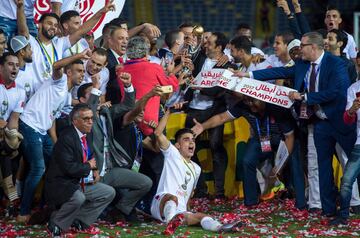 Wydad Casablanca's players celebrate after winning the CAF Champions League final football match between Egypt's Al-Ahly and Morocco's Wydad Casablanca on November 4, 2017, at Mohamed V Stadium in Casablanca. 