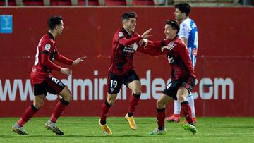 Sim&oacute;n Moreno celebra el segundo gol del Mirand&eacute;s ante el Espanyol.