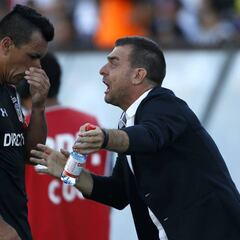 Esteban Paredes salva a Guede de una crisis peor en Colo Colo