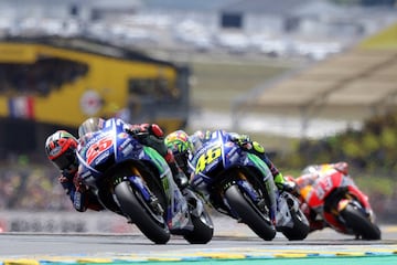 Maverick Viñales y Valentino Rossi.