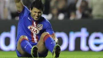 <b>SALTARON LAS ALARMAS. </b>Agüero se tuvo que retirar en el partido ante el Athletic en el minuto 53.