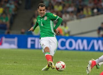 El 'kaiser' mexicano, uno de los mejores futbolistas mexicanos de los últimos tiempos. Este zaguero azteca ha disputado cuatro Mundiales con el Tri. 