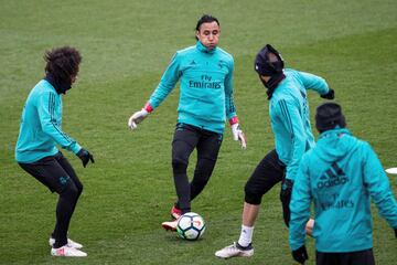 Marcelo reaparece muy activo en el entrenamiento del Madrid