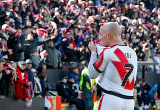 Isi anula la maldición de Muriqi