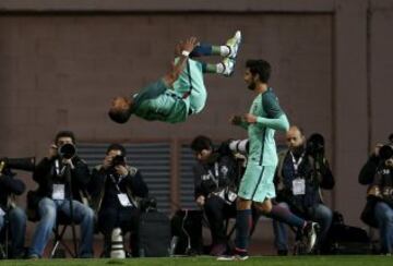 Nani jugador de Portugal celebrando el gol 1-0