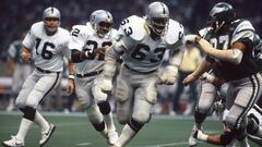 Upshaw fue reclutado por Al Davis para hacerle frente a Buck Buchanan y m&aacute;s tarde jug&oacute; un Super Bowl en tres d&eacute;cadas diferentes.