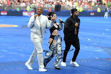 Antes de la final entre Croacia y Francia, los cantantes hicieron el show en el estadio de Luzhniki en Moscú.