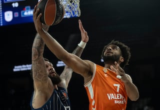 El Efes de Laso arrolla al Valencia