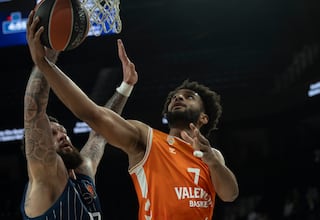 El Efes de Laso arrolla al Valencia