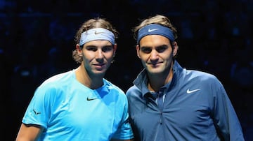La mayor rivalidad que ha atestiguado el tenis y quizá el deporte es la del suizo ante el español Rafael Nadal. El de Mallorca lleva mano, pues de 37 enfrentamientos entre ambos, Nadal ha ganado 23 y Federer 14. A pesar de ello, el oriundo de Basilea ha ganado los últimos cuatro enfrentamientos, incluyendo la última final de Australia. El US Open es el único Grand Slam que no ha visto una Final entre los dos.