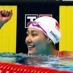 Liu Xiang breaks women's 50m backstroke world record