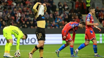 Plzen (Czech Republic), 07/11/2024.- Mikel Oyarzabal of Sociedad pulls his shirt over his face during the UEFA Europa League match between Viktoria Plzen and Real Sociedad in Plzen, Czechia, 07 November 2024. EFE/EPA/MARTIN DIVISEK