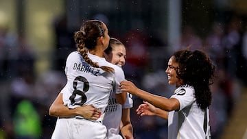 Däbritz, Bruun y Yasmim celebran el 0-2 del Real Madrid al Eintracht.