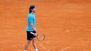 ROQUEBRUNE CAP MARTIN (France), 06/04/2026.- Stefanos Tsitsipas of Greece reacts during his match against Francisco Cerundolo of Argentina at the ATP Monte Carlo Masters tennis tournament in Roquebrune Cap Martin, France, 06 April 2026. (Tenis, Francia, Grecia) EFE/EPA/SEBASTIEN NOGIER
