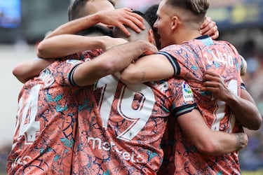 Segundo Sábado de Carnaval y el Cádiz saltaba al terreno de juego con una camiseta homenaje que no dejaba indiferente a nadie.