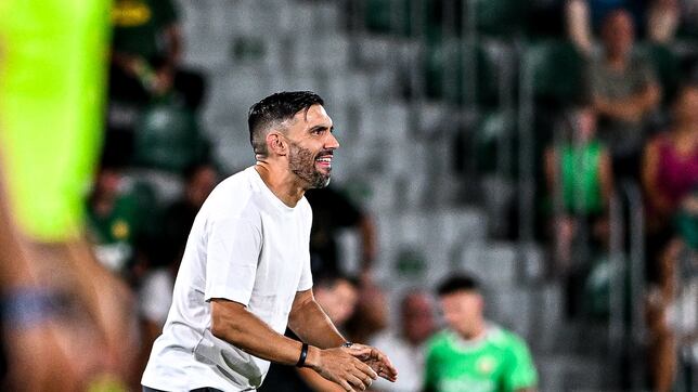 Dos volcanes en erupción se citan en el Martínez Valero