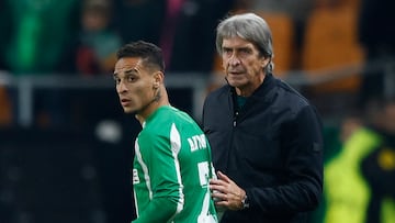 Antony y Pellegrini durante el partido de Europa League contra el Utrecht.