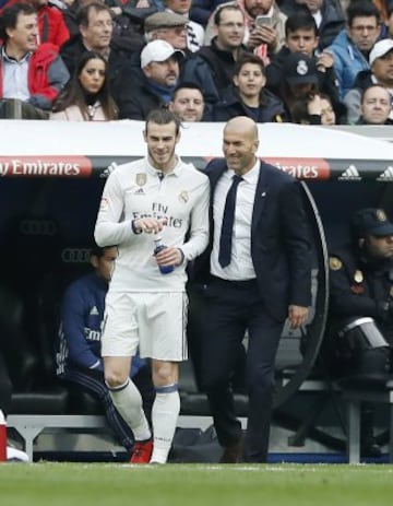 Bale con Zidane antes del cambio.