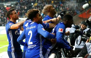 Bayern go 11 clear as Stuttgart miss 95th-minute penalty