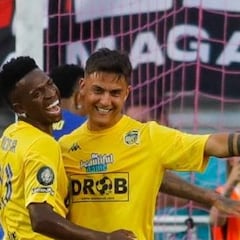 El bonito regalo Vinicius a Dybala: “Para mi hermano campeón del mundo”