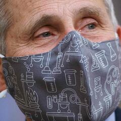 What is the percentage of deaths among vaccinated people according to the CDC?