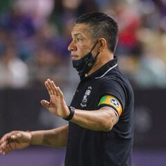 Tema económico aleja a Nacho Ambriz de Costa Rica