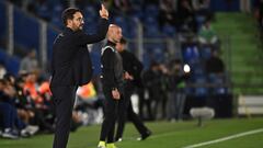 Getafe's Spanish coach Jose Bordalas gestures during the Spanish league football match between Getafe CF and Club Atletico de Madrid at the Coliseum Alfonso Perez stadium in Getafe on May 15, 2024. (Photo by JAVIER SORIANO / AFP)