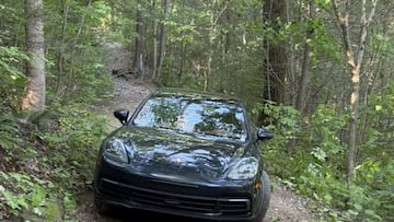 Iban de excursi¨®n y encuentran un Porsche Panamera sin conductor en medio del bosque: el motivo es preocupante y nadie se lo imaginaba
