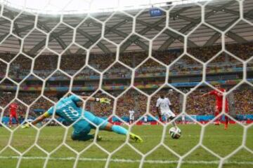 0-3. Xherdan Shaqiri anota el tercer tanto.