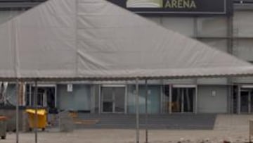 <b>PRECINTADO. </b>Nadie puede entrar ahora en el Madrid Arena.