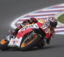 Márquez pone orden a base de hacer derrapar su Honda