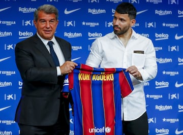 Joan Laporta y Sergio 'Kun' Agüero. 