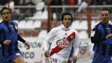 <b>DETERMINANTE. </b>Trejo, entre Noguerol y Migue. El argentino fue ayer decisivo en la victoria del Rayo.