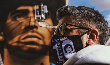 El artista callejero napolitano Jorit Agoch ha creado su nuevo mural en Quarto, un municipio italiano localizado en la Ciudad metropolitana de Nápoles, en el que se puede ver el rostro del Diego Armando Maradona.